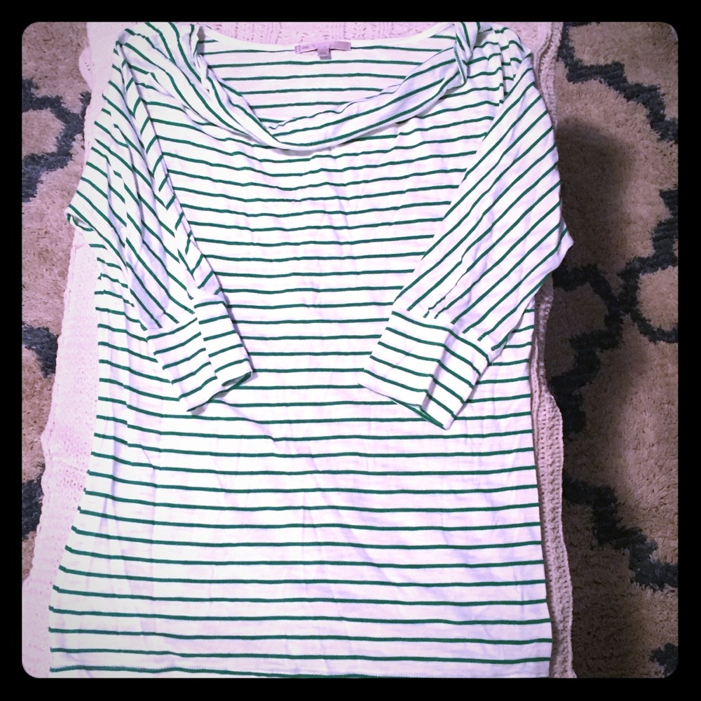 Gap 3/4 sleeve top. White with green stripe size s